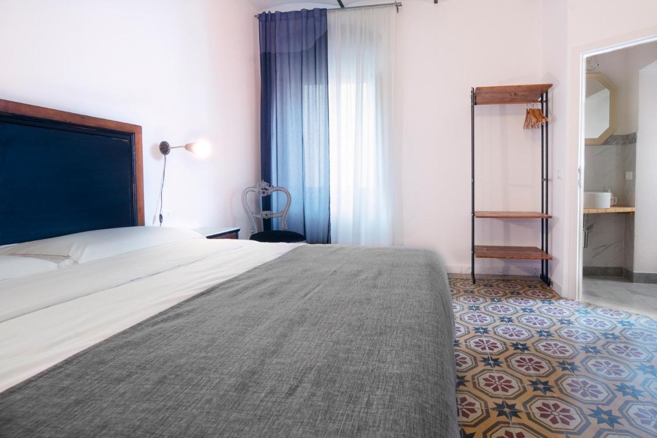 Carrara Bella Panzió Kültér fotó